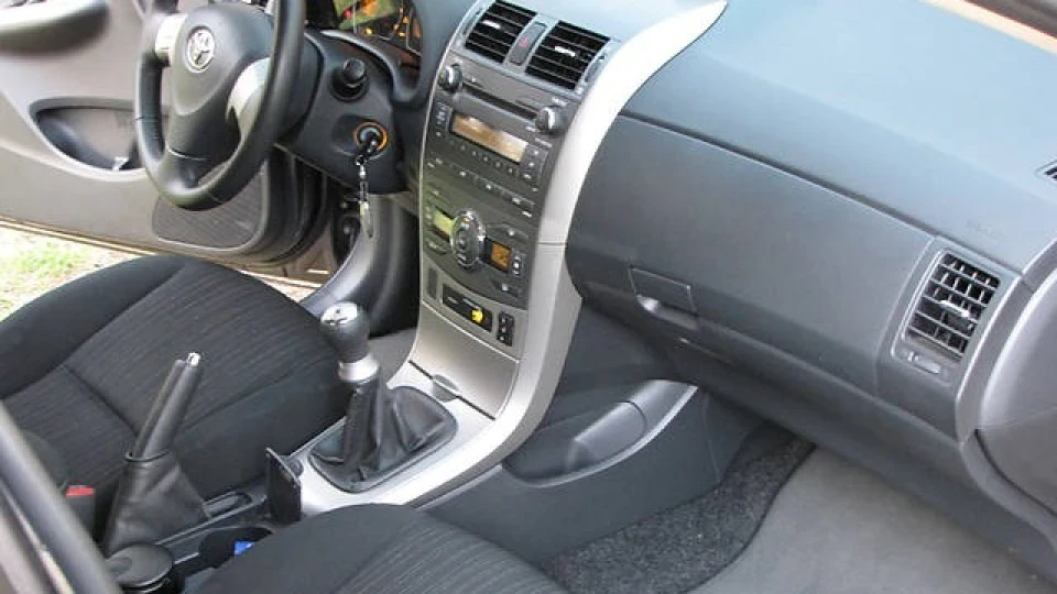 Toyota Corolla 1.6 МТ Короллка 5