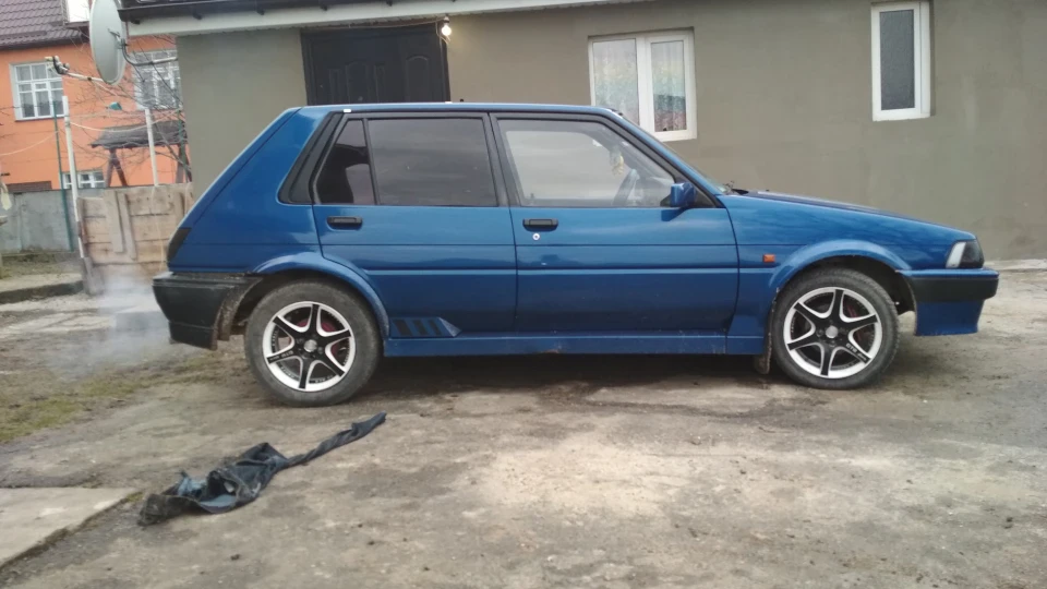 Toyota Corolla 1.8 дизельк шумний 4
