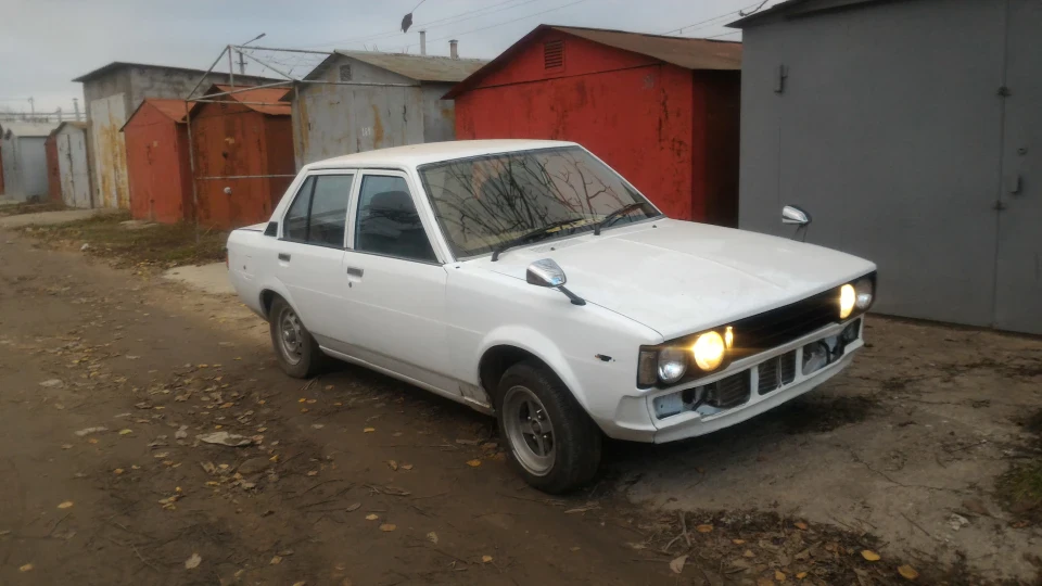 Toyota Corolla AE 70 2