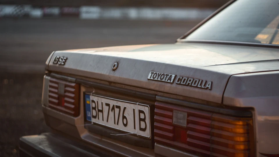 Toyota Corolla AE70 hardtop 4