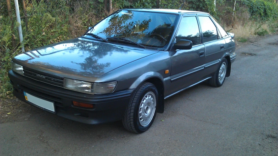 Toyota Corolla AE92 3