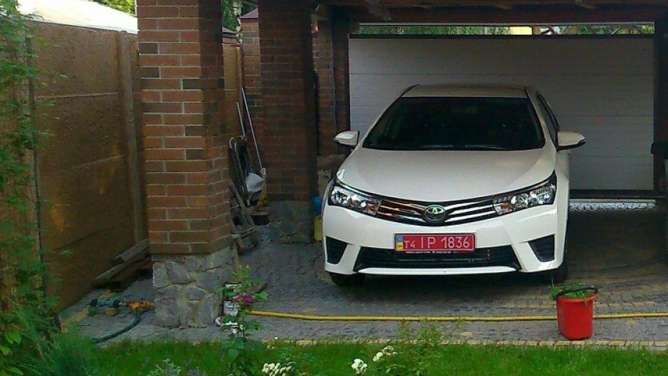Toyota Corolla біла 1.3 city