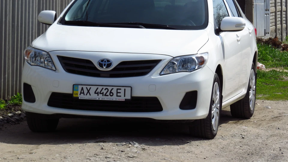 Toyota Corolla Біла лілія 3