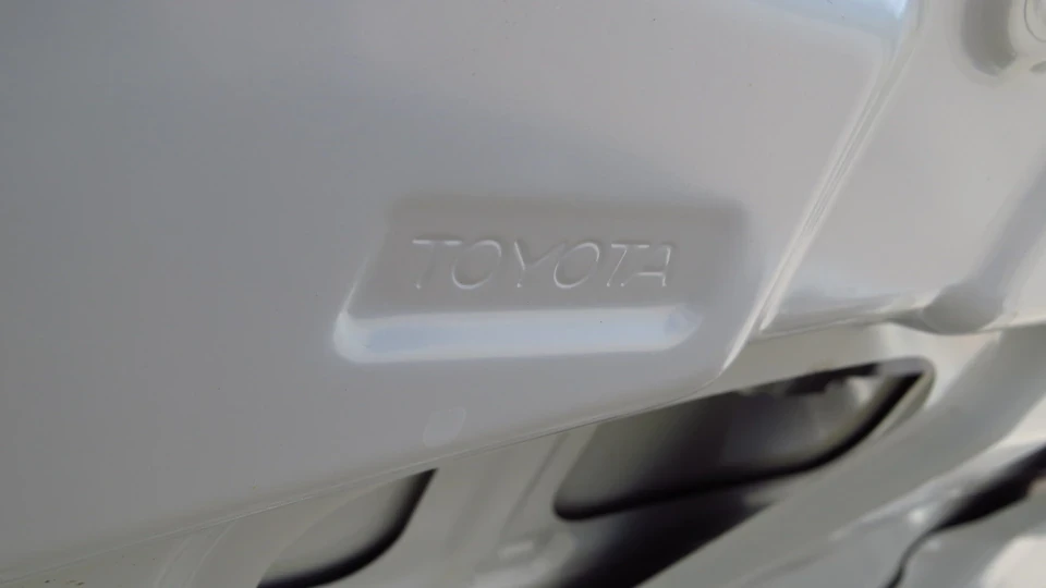 Toyota Corolla Біла лілія 5