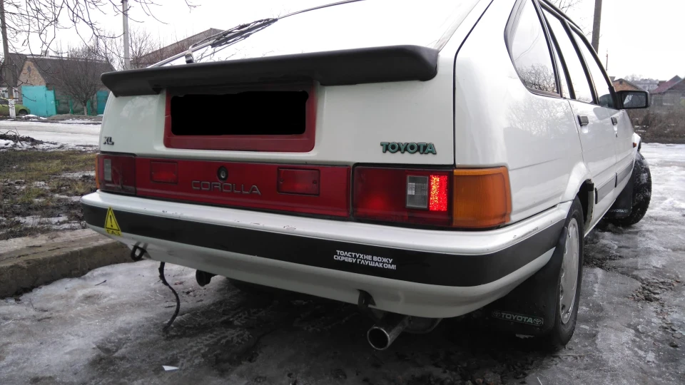 Toyota Corolla (біла стріла) 4