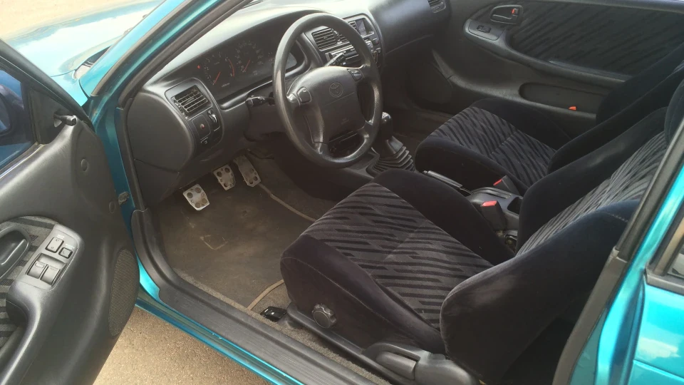 Toyota Corolla Бірюзові перли 2