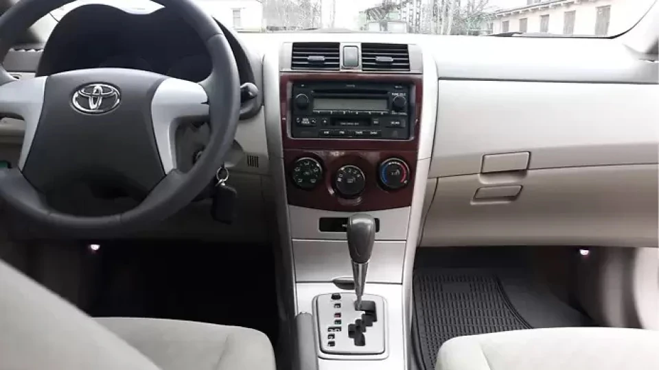 Toyota Corolla Black Cat 5