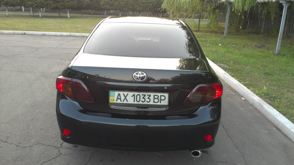 Toyota Corolla BLACK 2