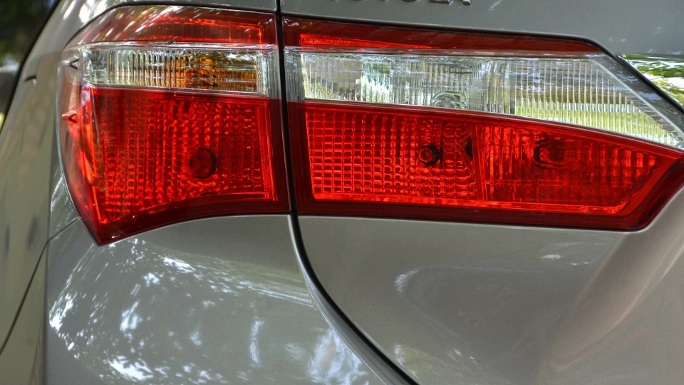 Toyota Corolla Бронзовий металік 2