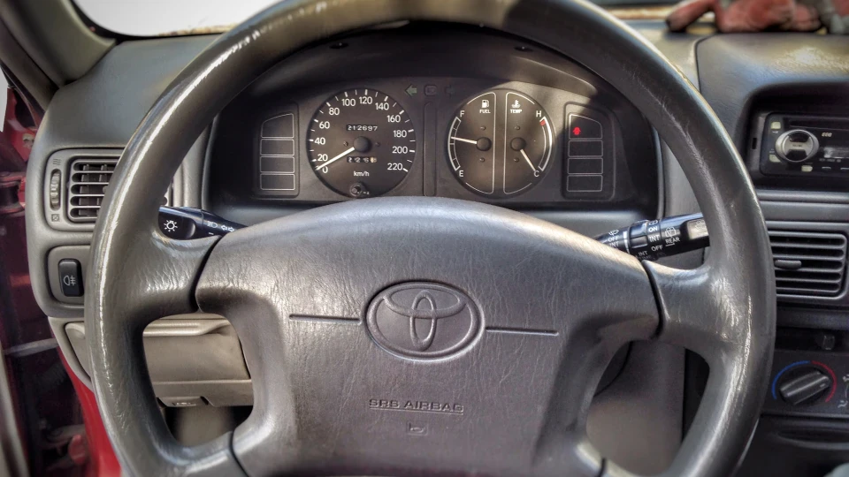 Toyota Corolla БУЛОЧКА 3