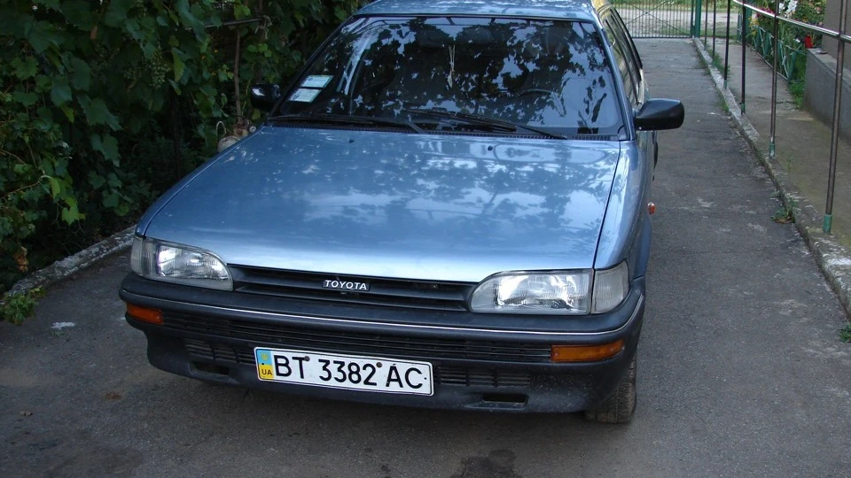 Toyota Corolla її-90 1,3 карб,5-кпп, сині 2