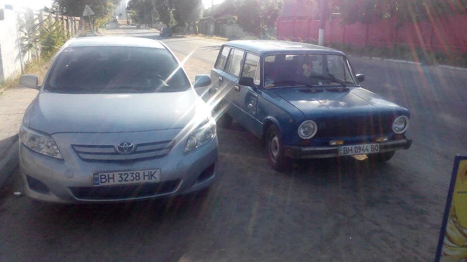 Toyota Corolla блакитний металік 3