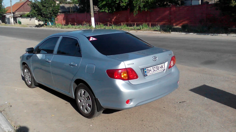 Toyota Corolla блакитний металік 4