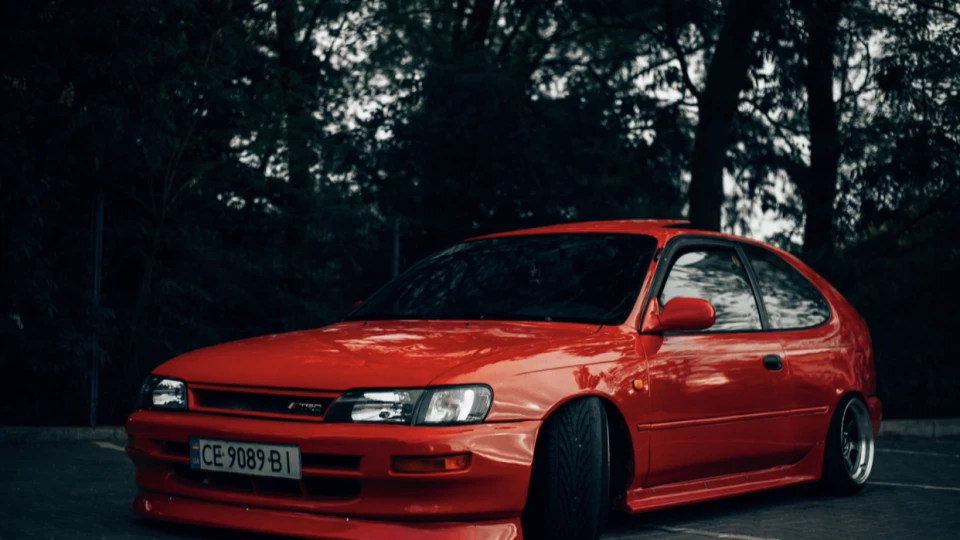 Toyota Corolla Гучна скринька 2