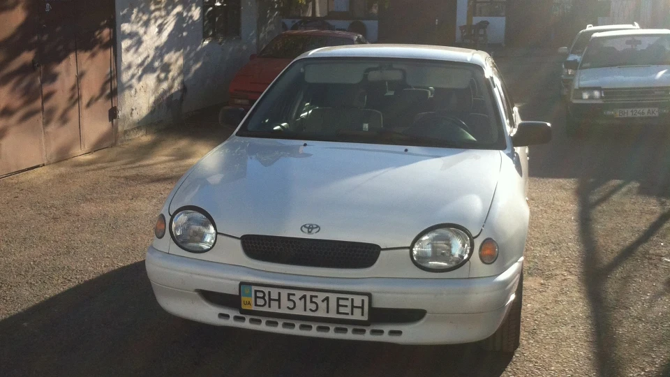Toyota Corolla J-white 3