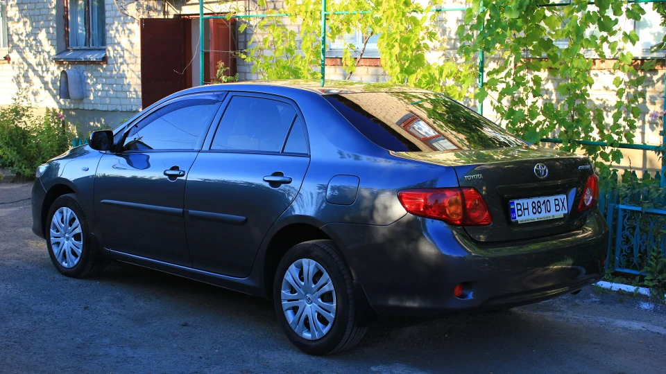 Toyota Corolla Luna Magnetic Grey