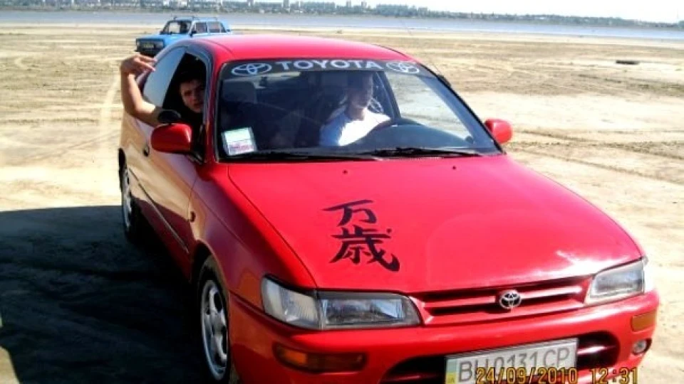 Toyota Corolla перша 4