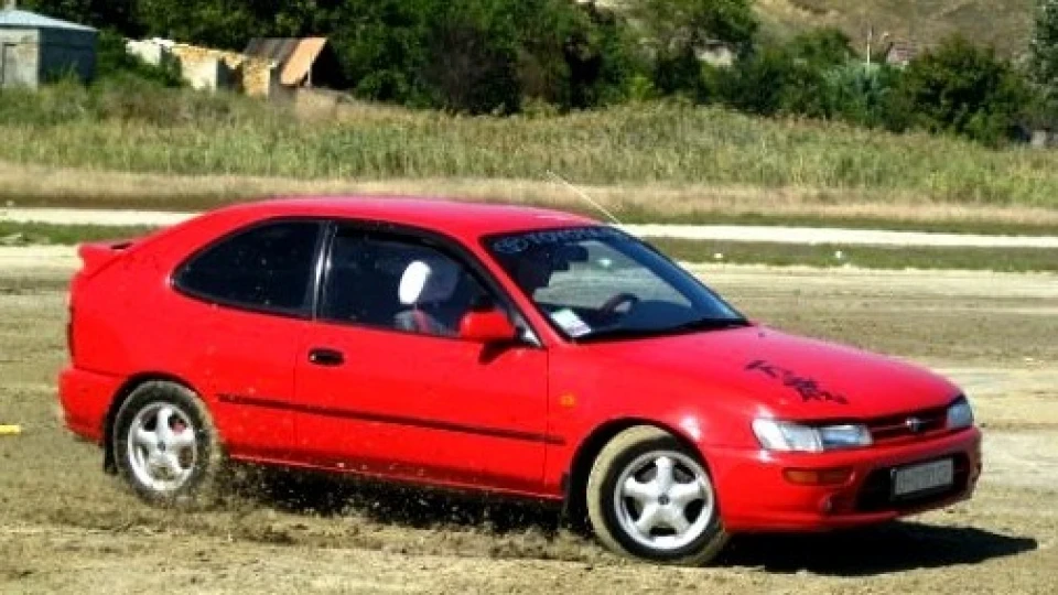 Toyota Corolla перша 5
