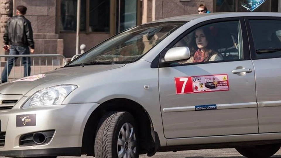 Toyota Corolla Слухняна дівчинка 2