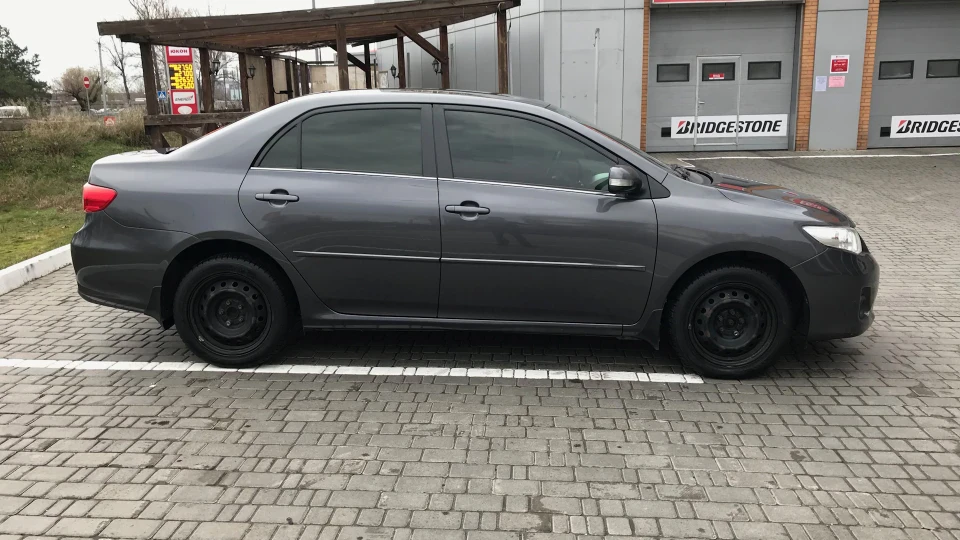 Toyota Corolla Prestige 3