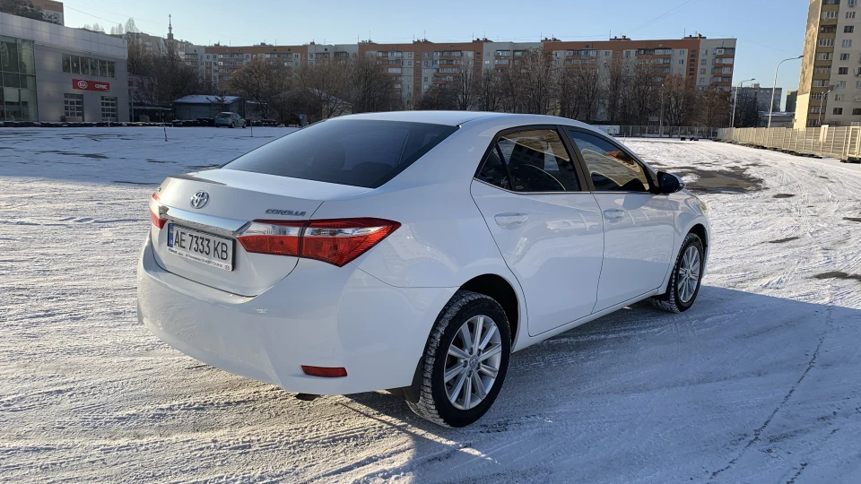 Toyota Corolla Prestige 2
