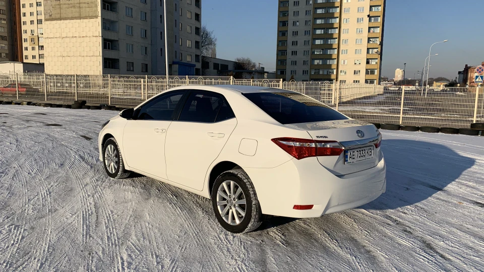Toyota Corolla Prestige 3