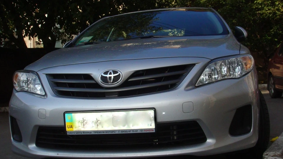 Toyota Corolla стриманий пепелац 3