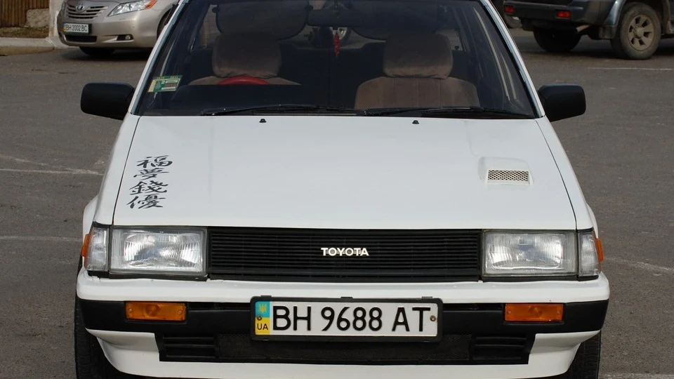 Toyota Corolla SE Saloon