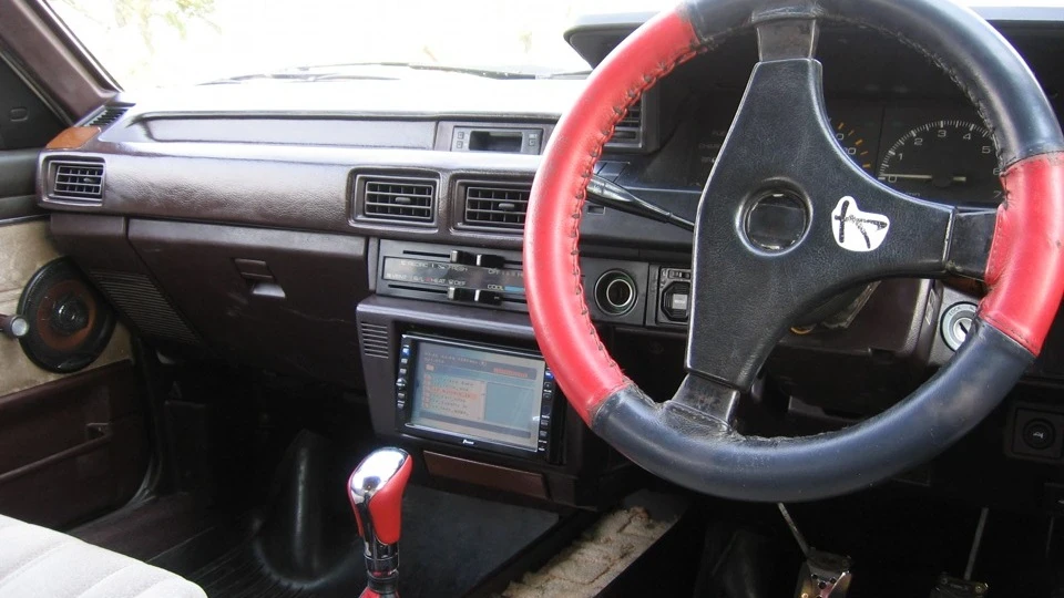 Toyota Corolla SE Saloon 4