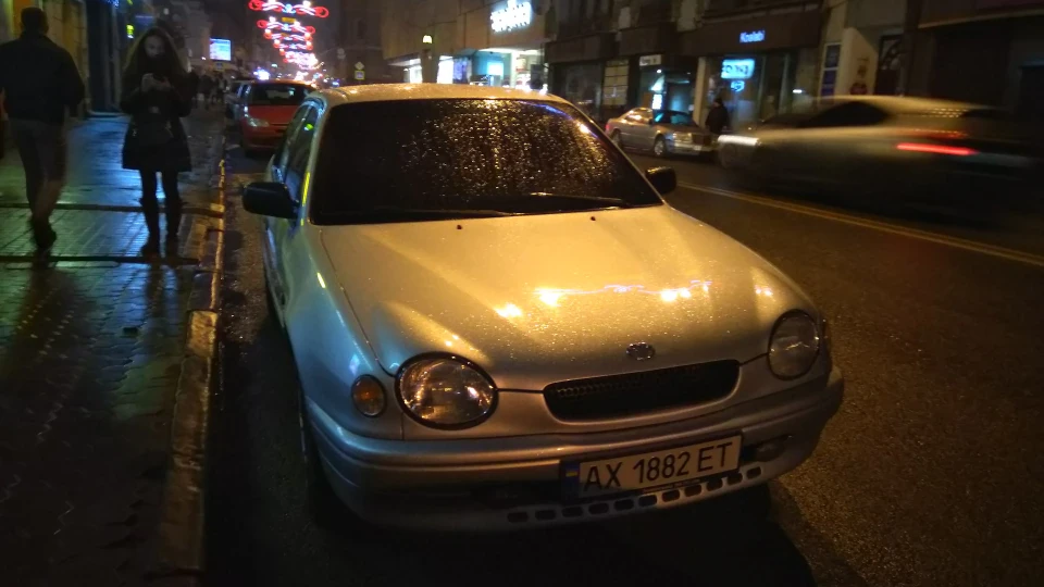 Toyota Corolla Срібний лупар