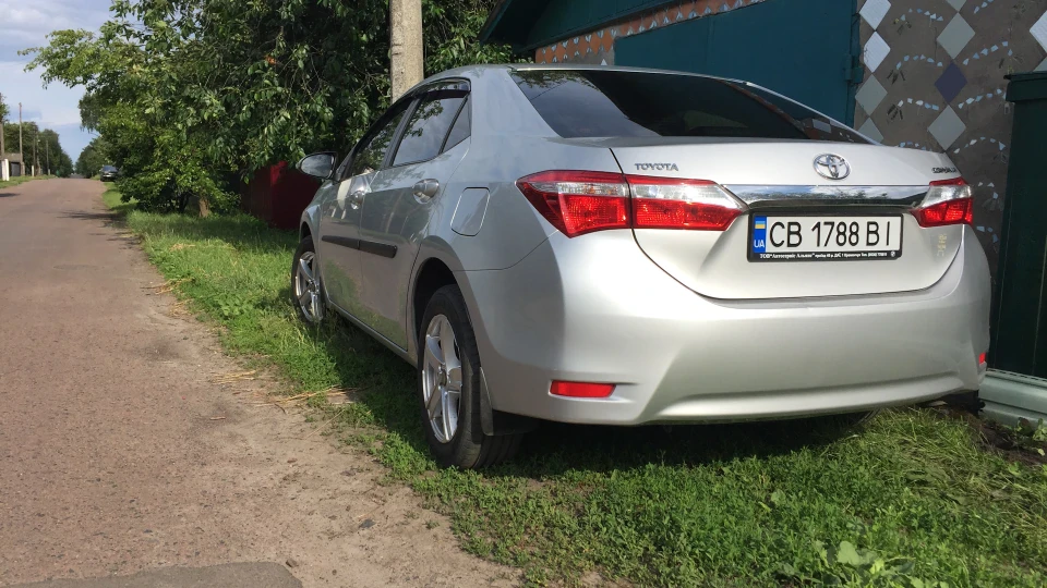 Toyota Corolla Silver 1.3 2