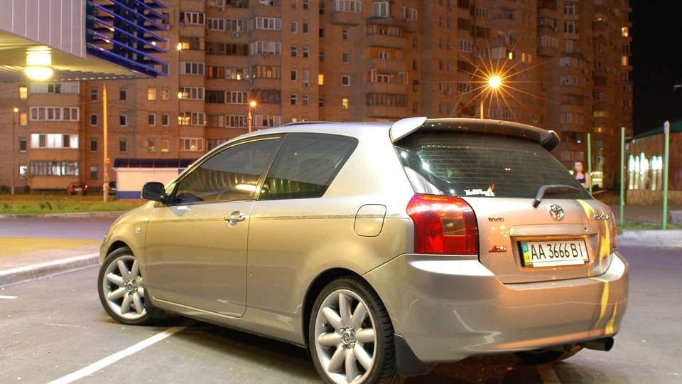 Toyota Corolla T-Sport 2