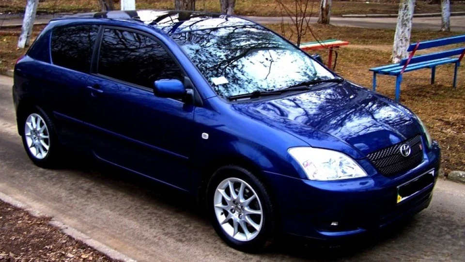 Toyota Corolla T-Sportушка)