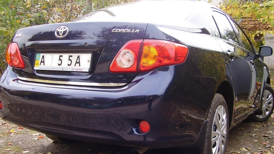Toyota Corolla темно синій 2
