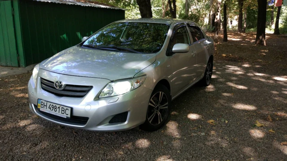 Toyota Corolla Терпить мене... )