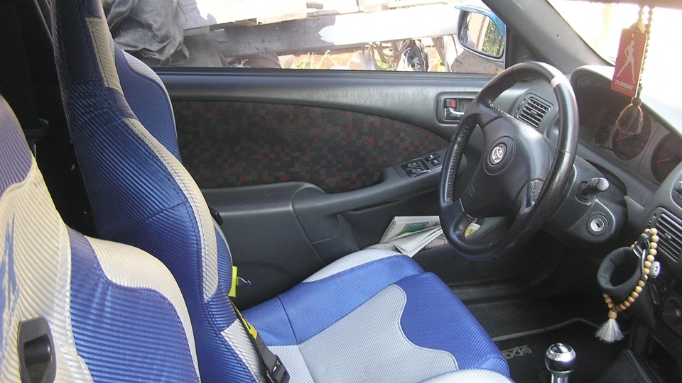 Toyota Corolla toyota corolla G6 3двери 2