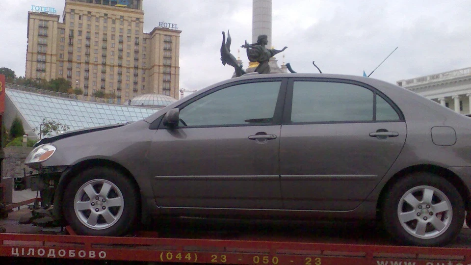 Toyota Corolla USA 3