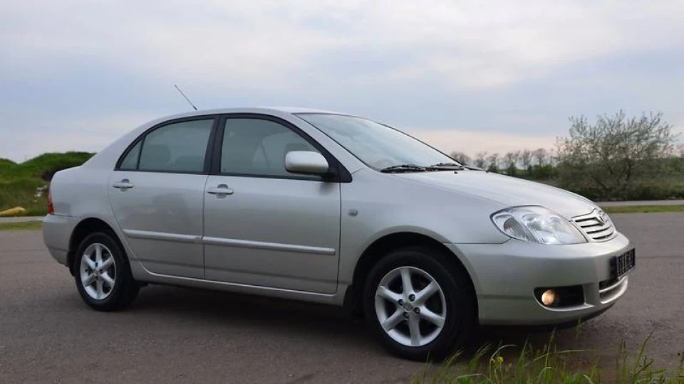 Toyota Corolla жужик 1,6