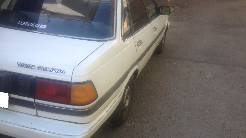 Toyota Corona 1.8 Ex Saloon. Біла. 2