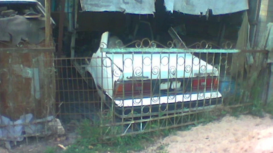 Toyota Corona білий сарай