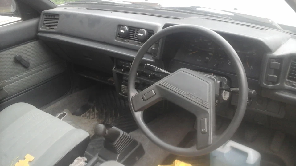 Toyota Corona Колір Сріблястий металік
