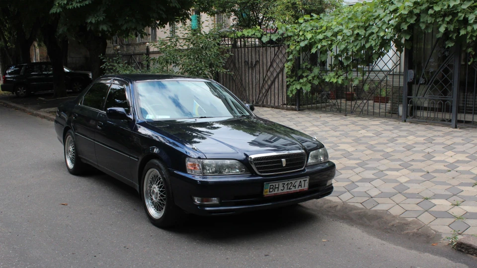 Toyota Cresta 2