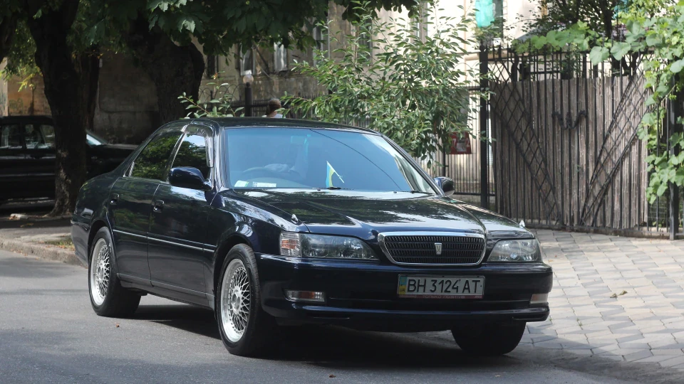Toyota Cresta 4
