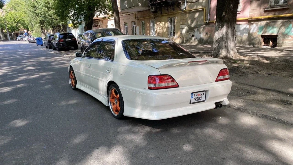 Toyota Cresta JZX101 2