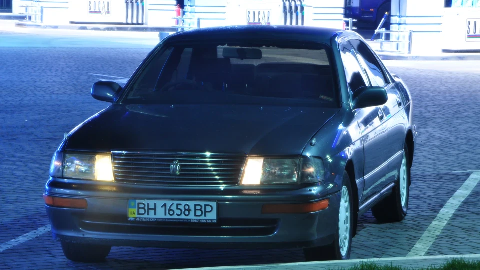 Toyota Crown 4
