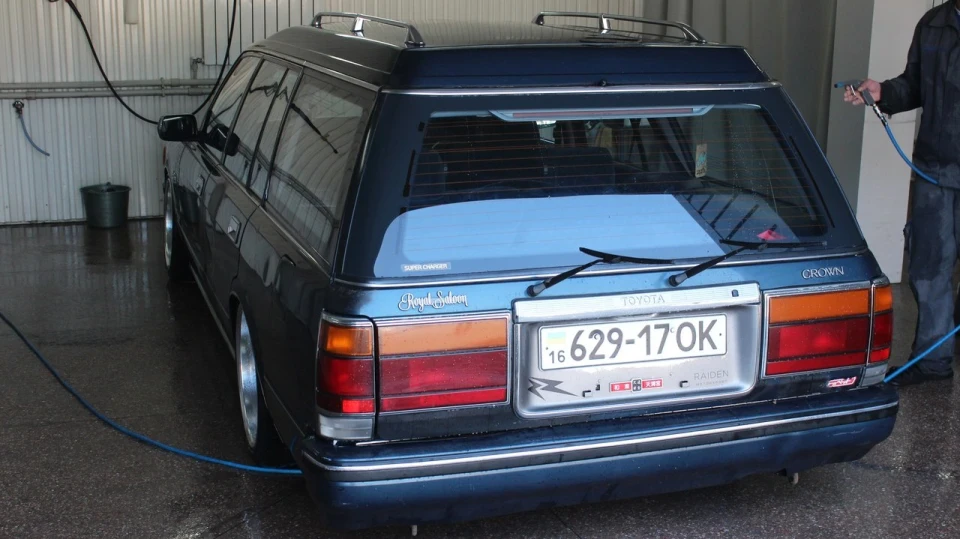 Toyota Crown 雷電 2