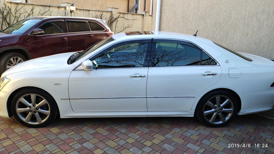 Toyota Crown Athlete 3.5
