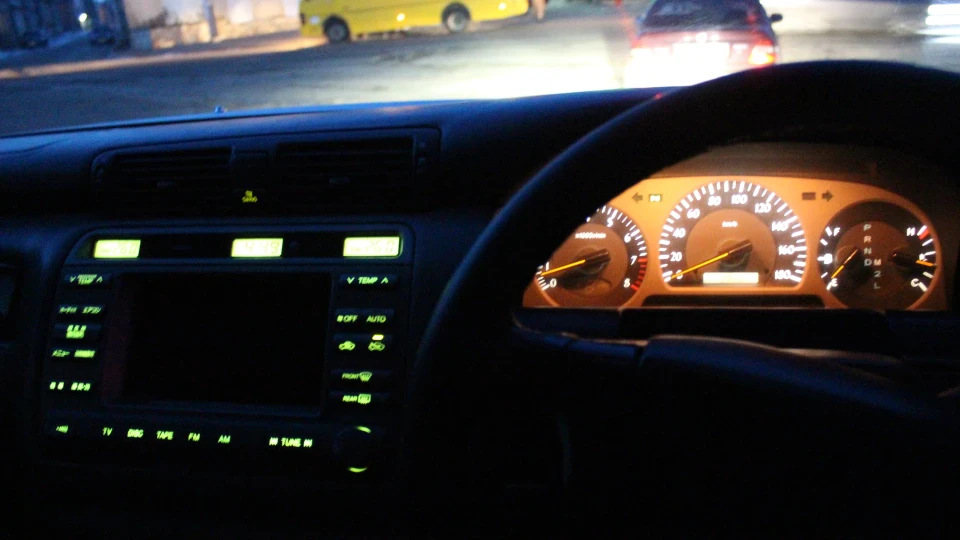 Toyota Crown Athlete V 2