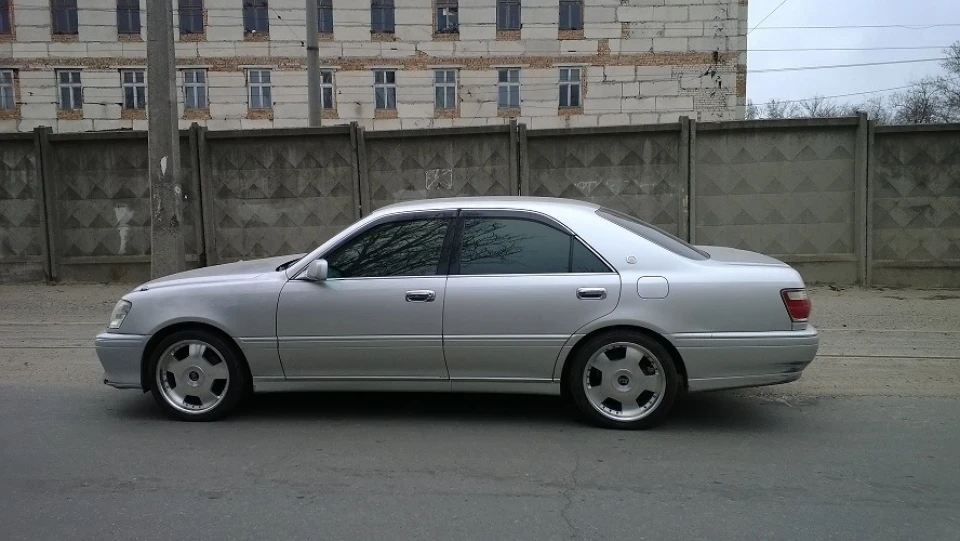 Toyota Crown Athlete V 5