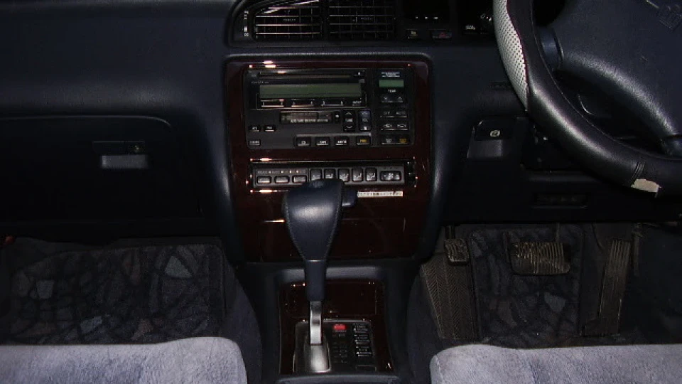 Toyota Crown JZS145 4